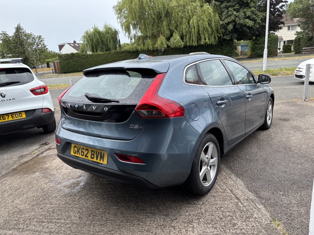 Volvo V40 1.6 D2 Se Blue #4