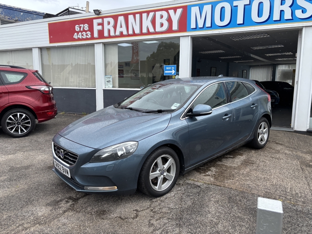 Volvo V40 1.6 D2 Se Blue #2