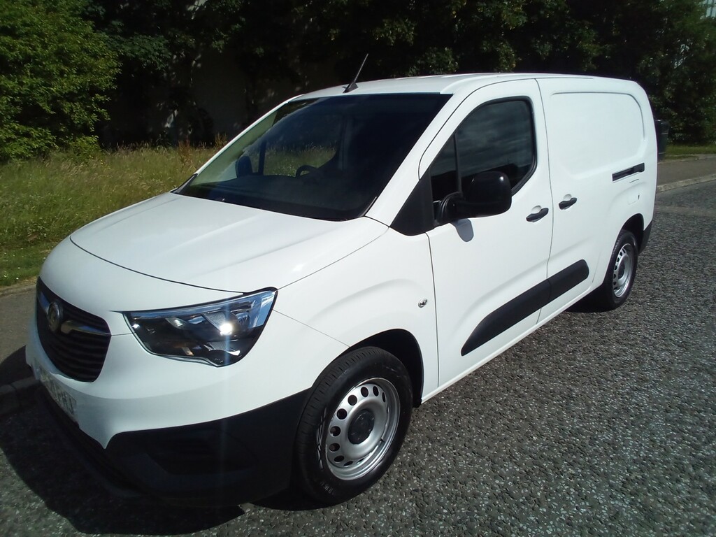 Vauxhall Combo Panel Van 1.5 Turbo D 2300 Edition 202121 SE21FHJ White #3