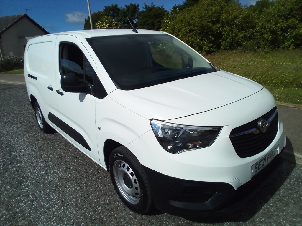 Vauxhall Combo Panel Van 1.5 Turbo D 2300 Edition 202121 SE21FHJ White
