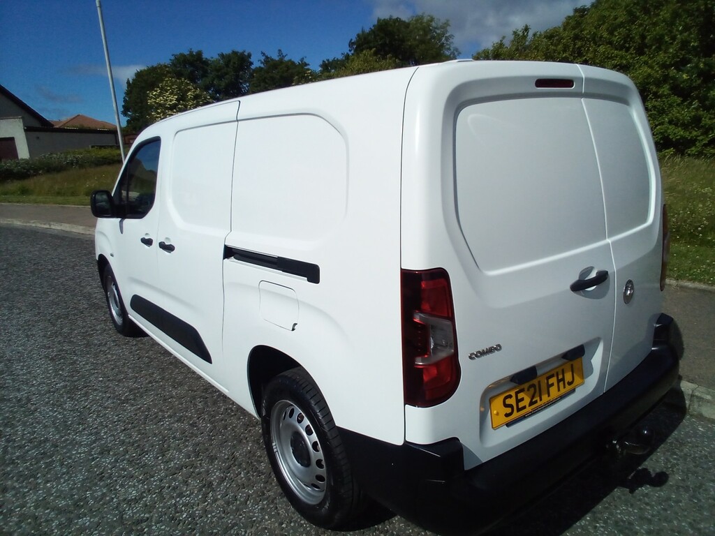 Vauxhall Combo Panel Van 1.5 Turbo D 2300 Edition 202121 SE21FHJ White #6