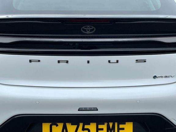 Toyota Prius Hatchback 1.8 Hybrid Euro6 202020 White #40