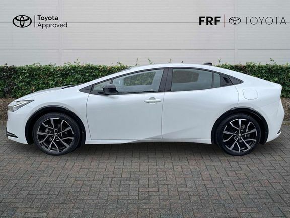 Toyota Prius Hatchback 1.8 Hybrid Euro6 202020 White #24