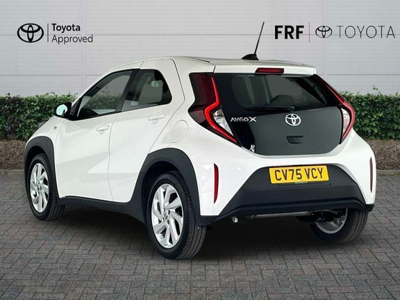 Toyota Aygo X Pure Automatic White #4