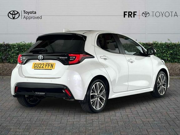 Toyota Yaris Excel 1.5 Hybrid Tech Pack White #2
