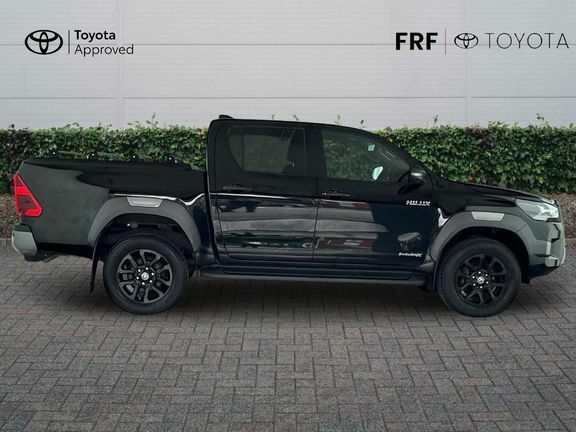 Toyota HILUX Invincible X Dcab Pick Up 2.8 D 48V White #23