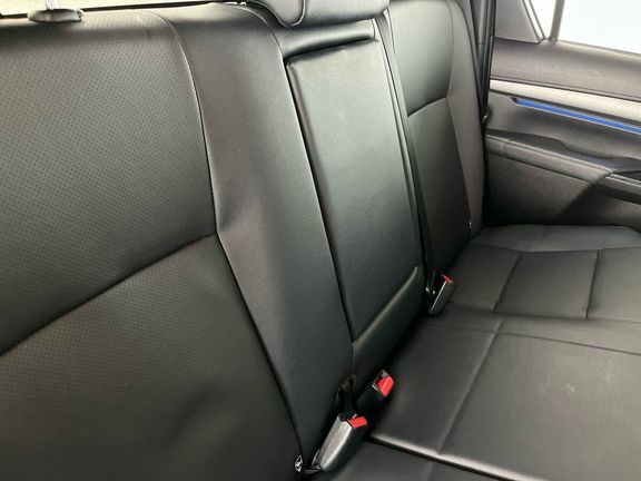 Toyota HILUX Invincible X Dcab Pick Up 2.8 D 48V White #17