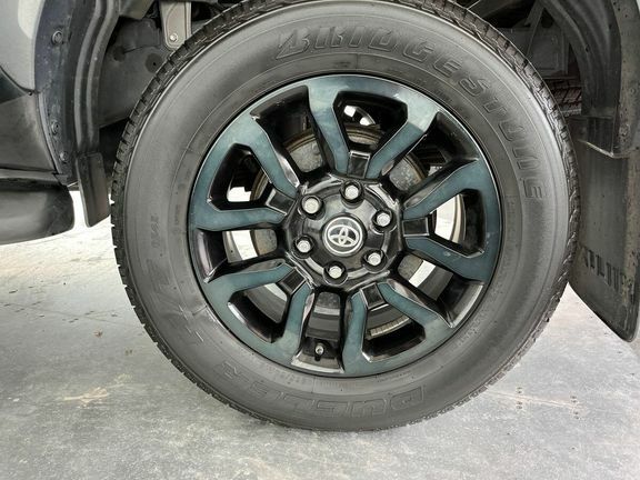 Toyota HILUX Invincible X Dcab Pick Up 2.8 D 48V White #25