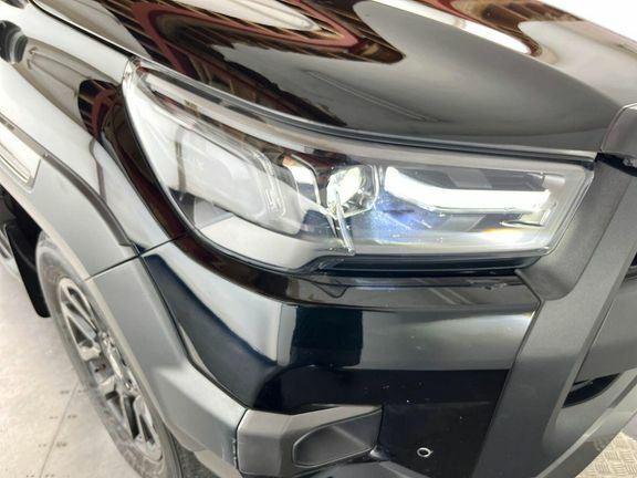 Toyota HILUX Invincible X Dcab Pick Up 2.8 D 48V White #20