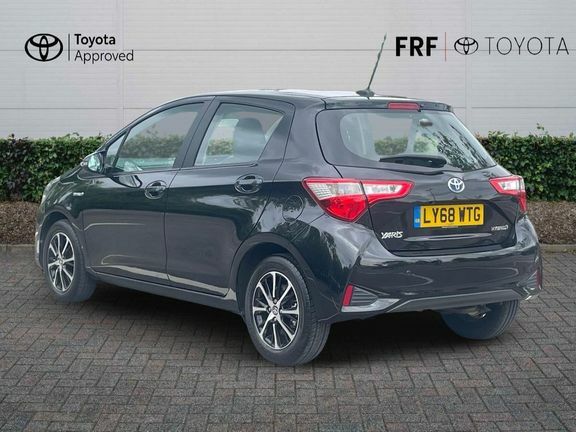 Toyota Yaris 1.5 Vvt-h Icon Tech E-cvt Euro 6 Ss LY68WTG Black #4