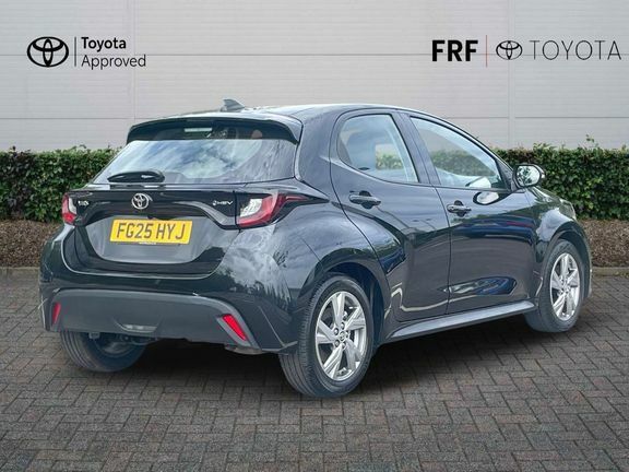Toyota Yaris Icon Black #2