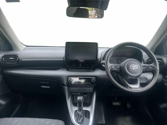 Toyota Yaris Icon Black #6