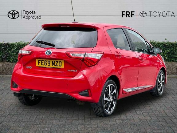Toyota Yaris Excel 1.5 Hybrid Red #2
