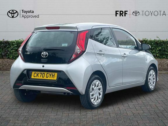 Toyota Aygo X X-play Tss Silver #2