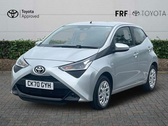 Toyota Aygo X X-play Tss Silver #3