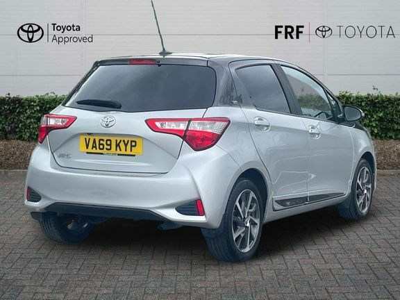 Toyota Yaris Y20 Bi-tone 1.5 M Silver #2