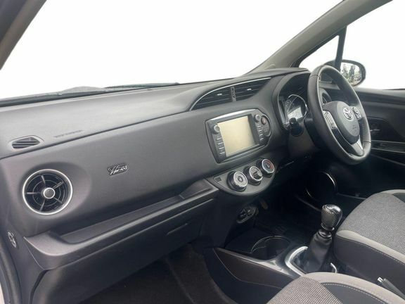 Toyota Yaris Y20 Bi-tone 1.5 M Silver #5