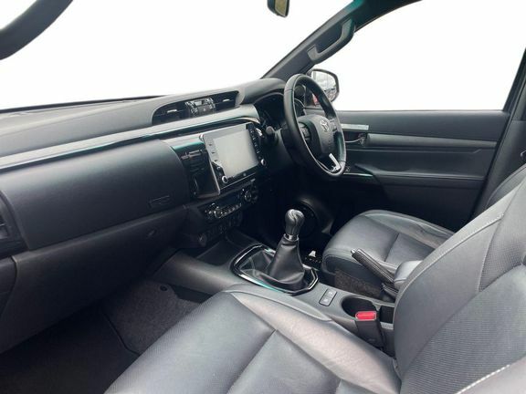Toyota HILUX Hilux Invincible X 2.8 M Grey #5