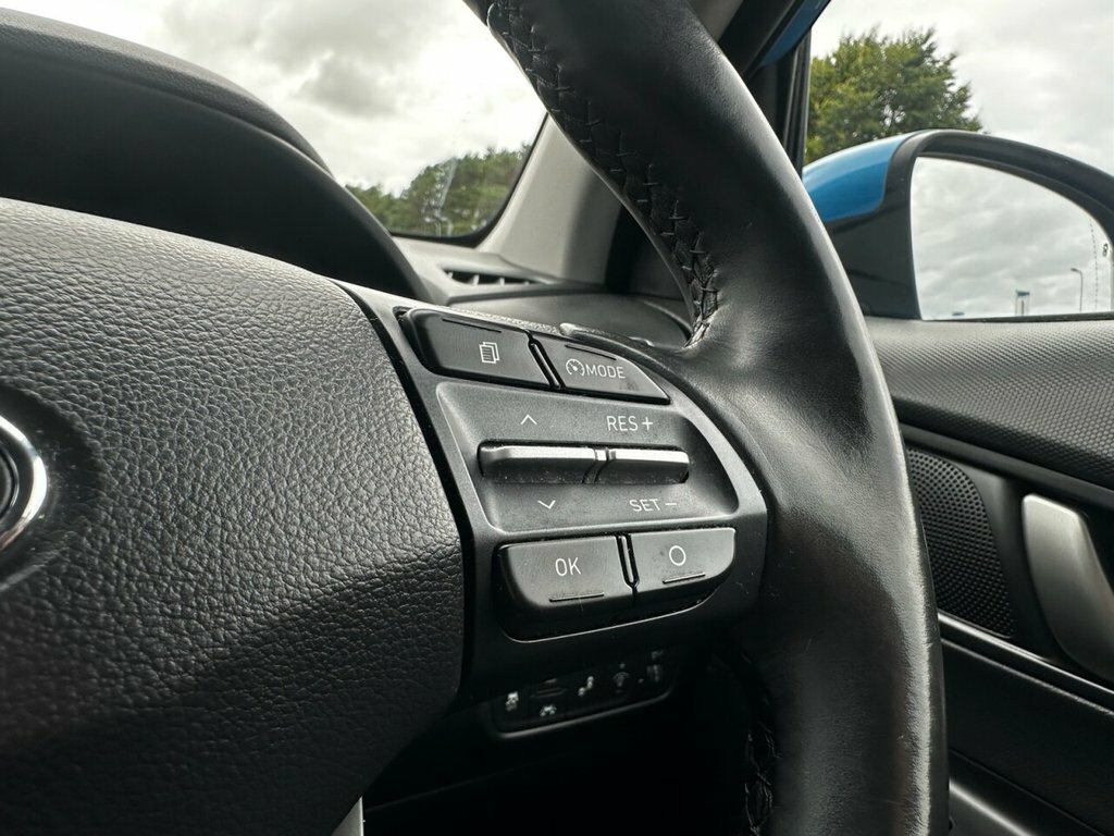 Hyundai Kona Kona Premium Se Ev White #23