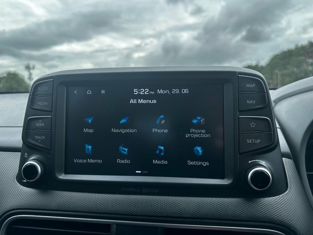 Hyundai Kona Kona Premium Se Ev White #25