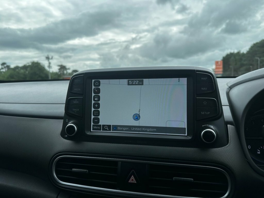 Hyundai Kona Kona Premium Se Ev White #24