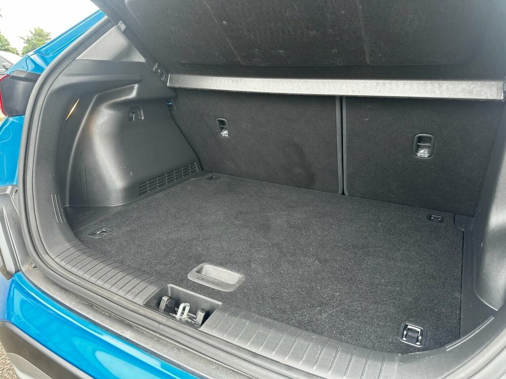 Hyundai Kona Kona Premium Se Ev White #9