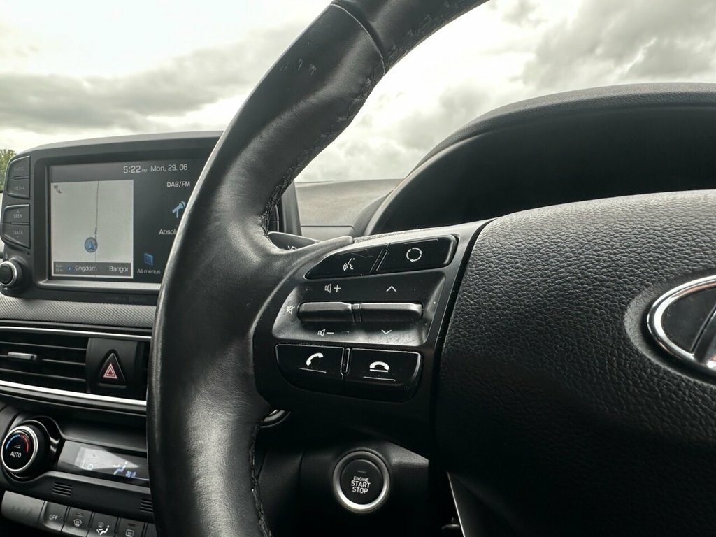 Hyundai Kona Kona Premium Se Ev White #22