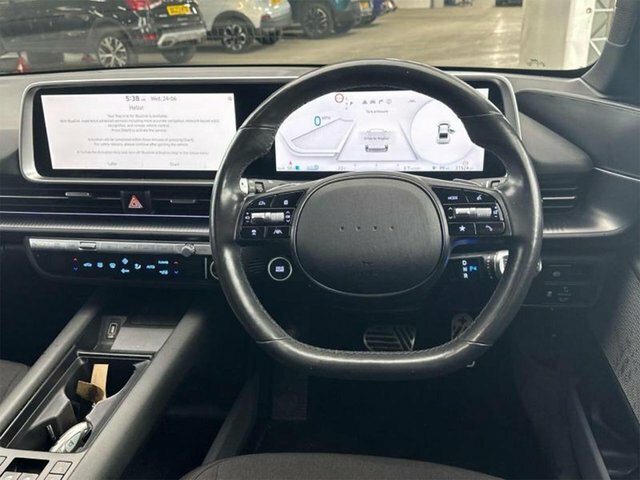 Hyundai Ioniq 6 77.4Kwh Premium Saloon 228 Ps Red #4