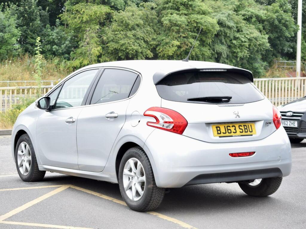 Peugeot 208 Hatchback 1.4 E-hdi Allure Egc Euro 5 Ss 2 Silver #5