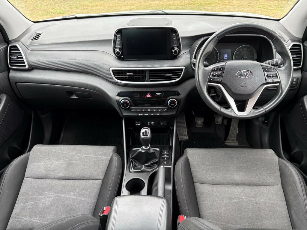 Hyundai Tucson 1.6 Gdi Se Nav Euro 6 Ss White #2