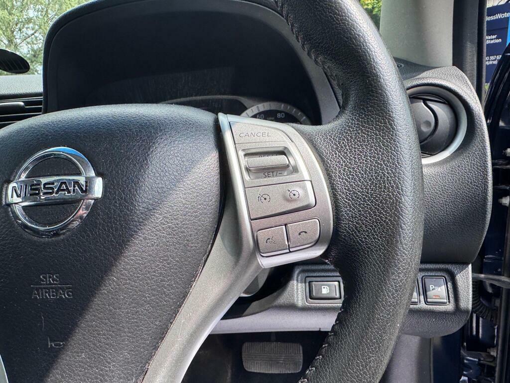 Nissan Navara Double Cab Pick Up Grey #24