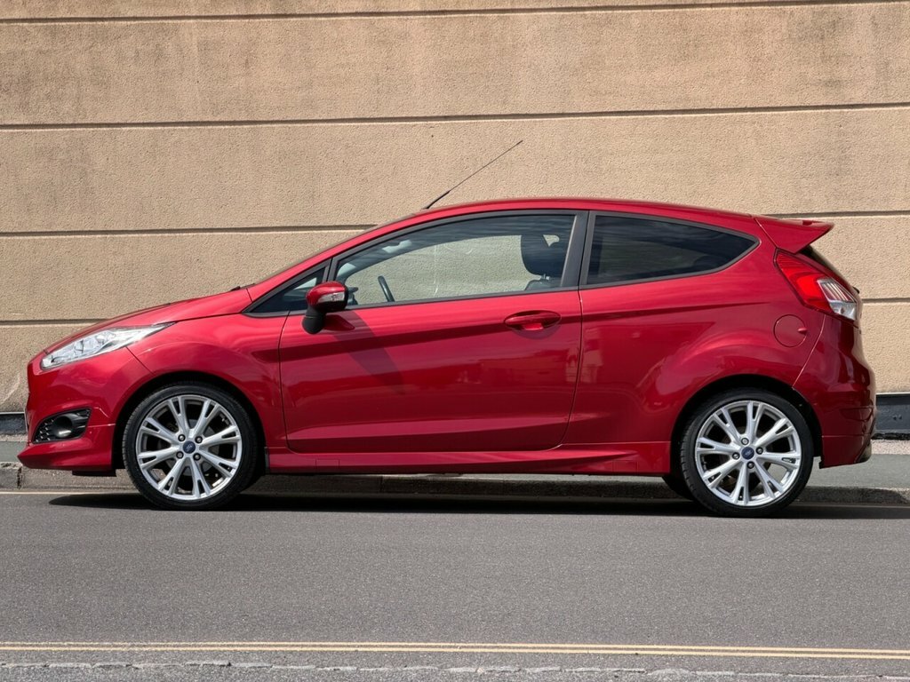 Ford Fiesta 1L Zetec S Red #4