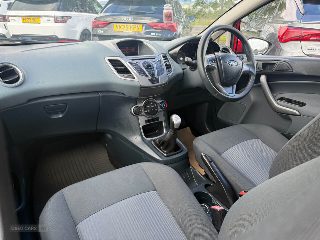 Ford Fiesta 1.25 Edge PNZ2961 Red #5