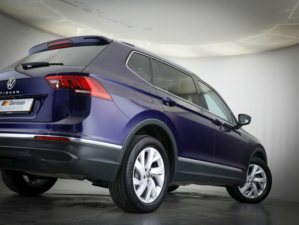 Volkswagen Tiguan Allspace Life Black #9