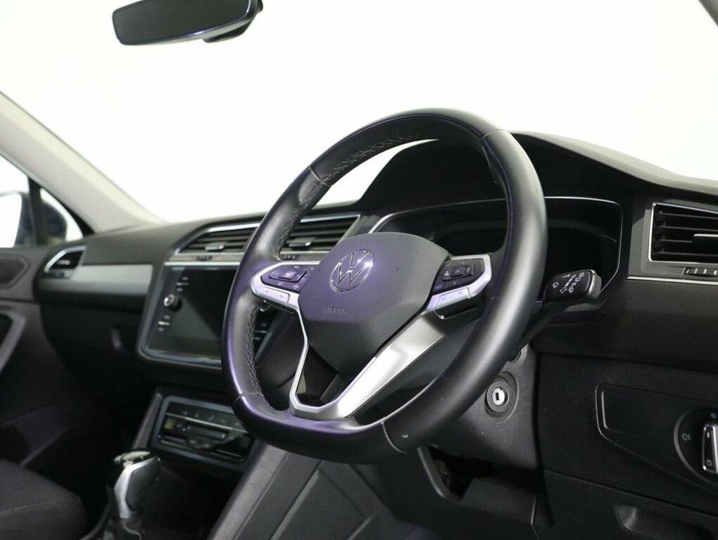 Volkswagen Tiguan Allspace Life Black #31