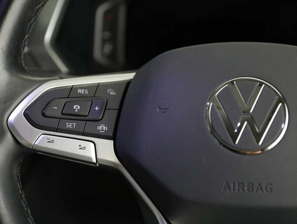 Volkswagen Tiguan Allspace Life Black #20