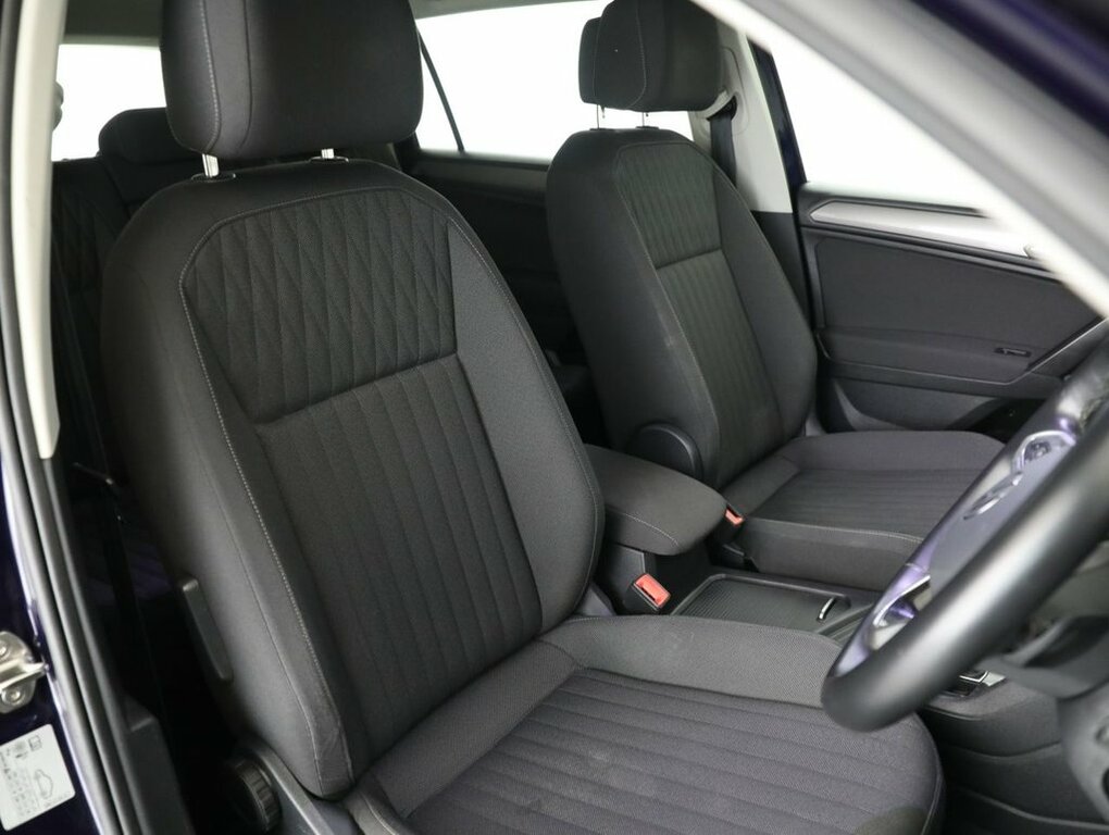 Volkswagen Tiguan Allspace Life Black #24