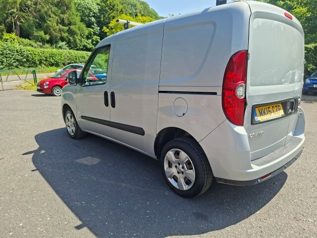 Vauxhall Combo 2000 1.3 Cdti 16V H1 Sportive Van Silver #2
