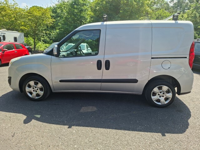 Vauxhall Combo 2000 1.3 Cdti 16V H1 Sportive Van Silver #3