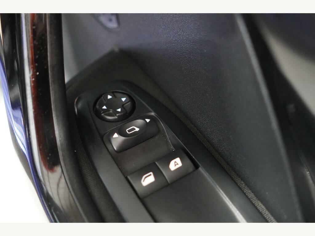 Peugeot 208 Hatchback 1.2 Puretech Allure Euro 6 201565 White #20