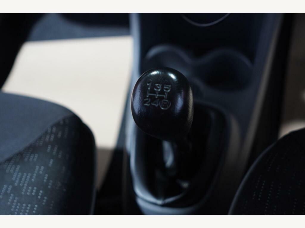 Peugeot 107 Hatchback Urban 2009 Silver #14