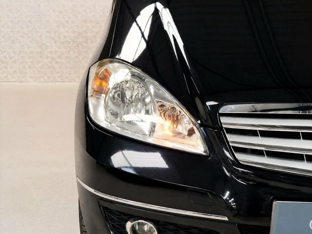 Mercedes-Benz A Class 1.5 A160 Blueefficiency Avantgarde Black #5