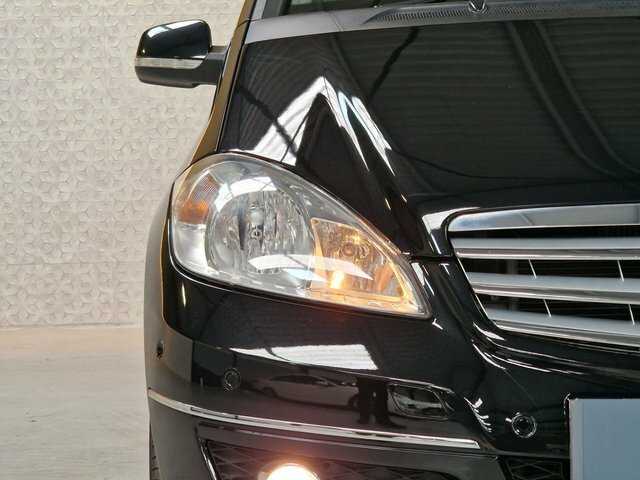 Mercedes-Benz A Class 1.7 A180 Avantgarde Se Black #3