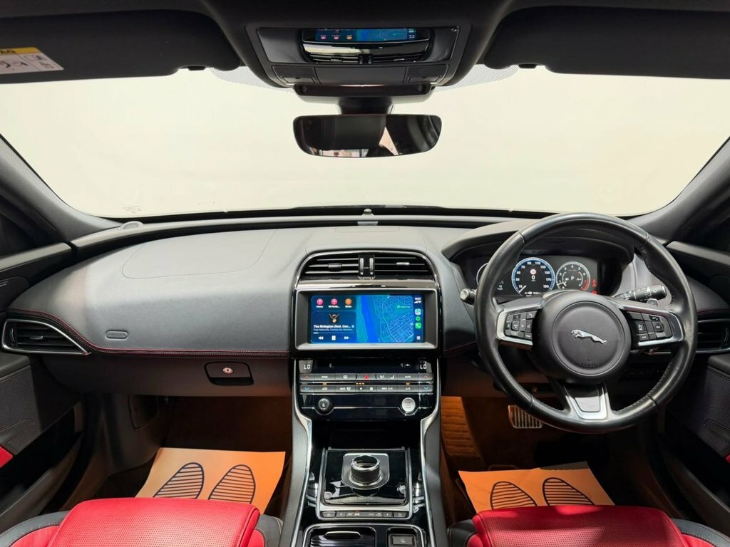 Jaguar XE 2L Landmark Black #4
