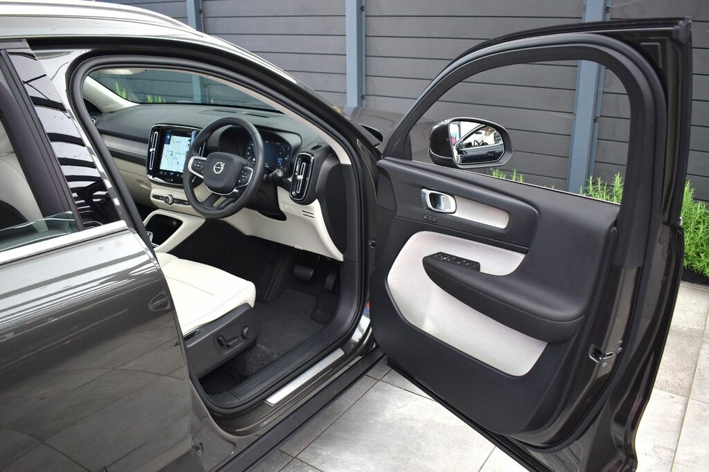 Volvo XC40 2.0 T4 R-design Pro Awd Euro 6 Ss White #24