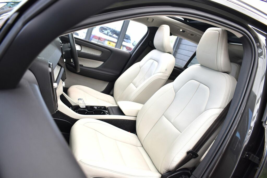 Volvo XC40 2.0 T4 R-design Pro Awd Euro 6 Ss White #33
