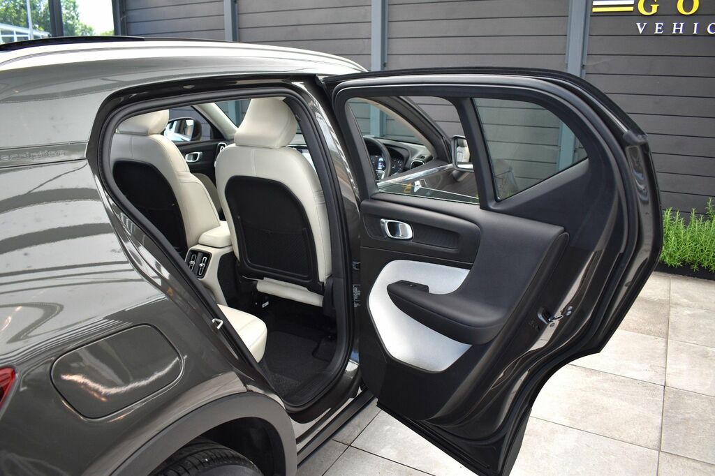 Volvo XC40 2.0 T4 R-design Pro Awd Euro 6 Ss White #51