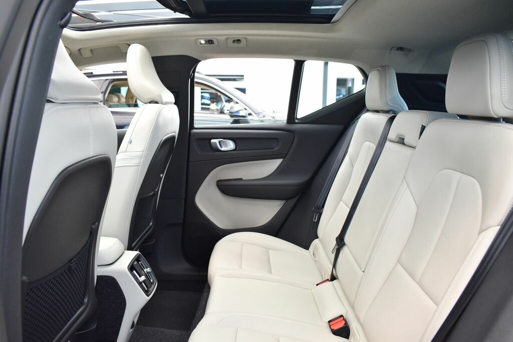Volvo XC40 2.0 T4 R-design Pro Awd Euro 6 Ss White #12