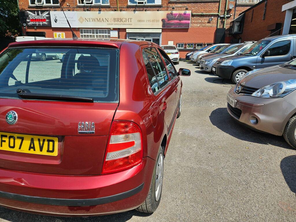 Skoda Fabia 1.4 16V Ambiente Red #5
