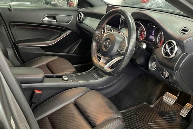 Mercedes-Benz GLA Class Gla220d Amg Line Premium Grey #3